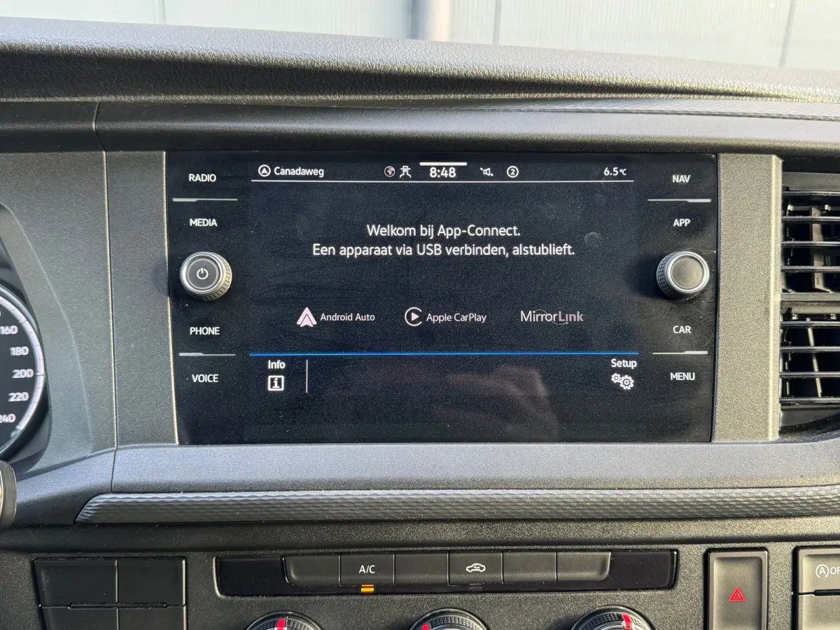 * Automaat L1H1 * Parkeercamera * Navigatiesysteem * Cruise Control * LM Velgen *