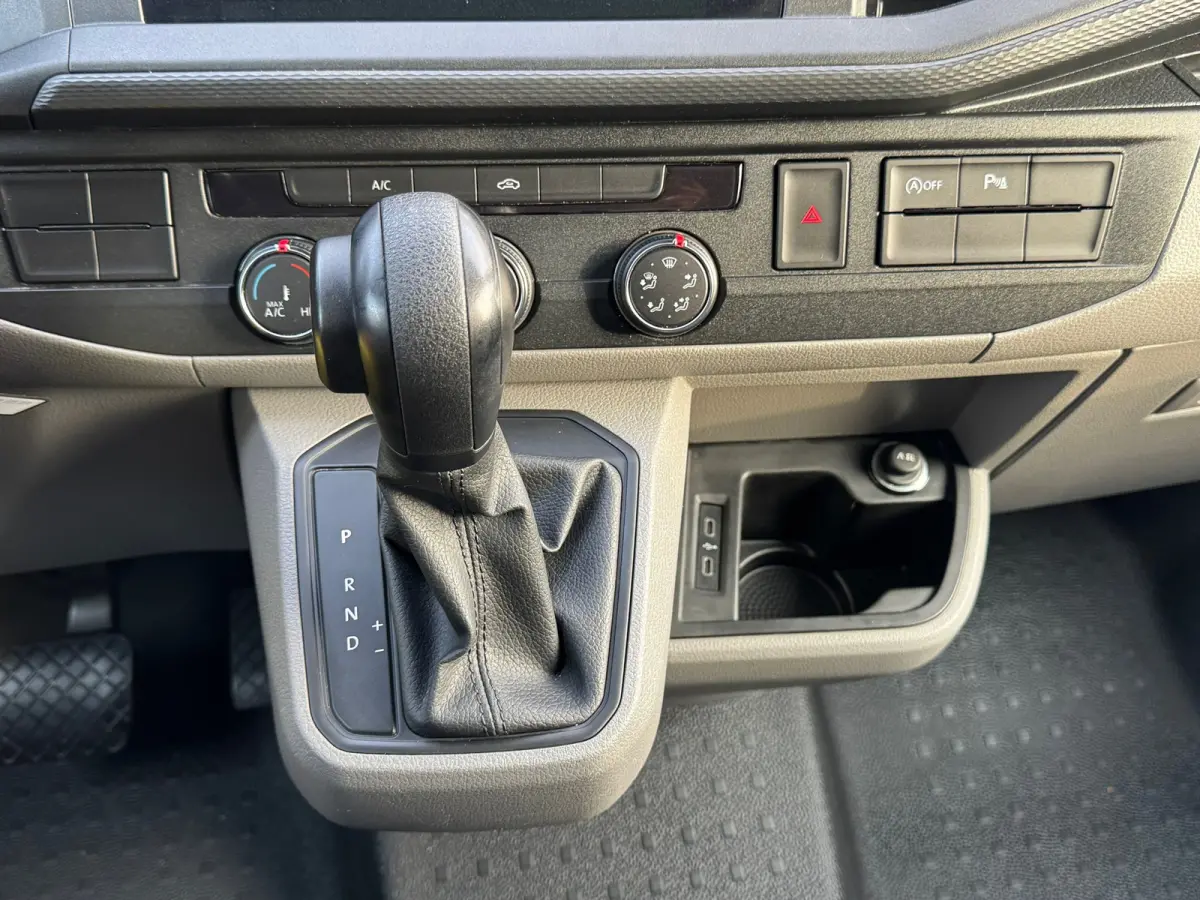 * Automaat L1H1 * Parkeercamera * Navigatiesysteem * Cruise Control * LM Velgen *