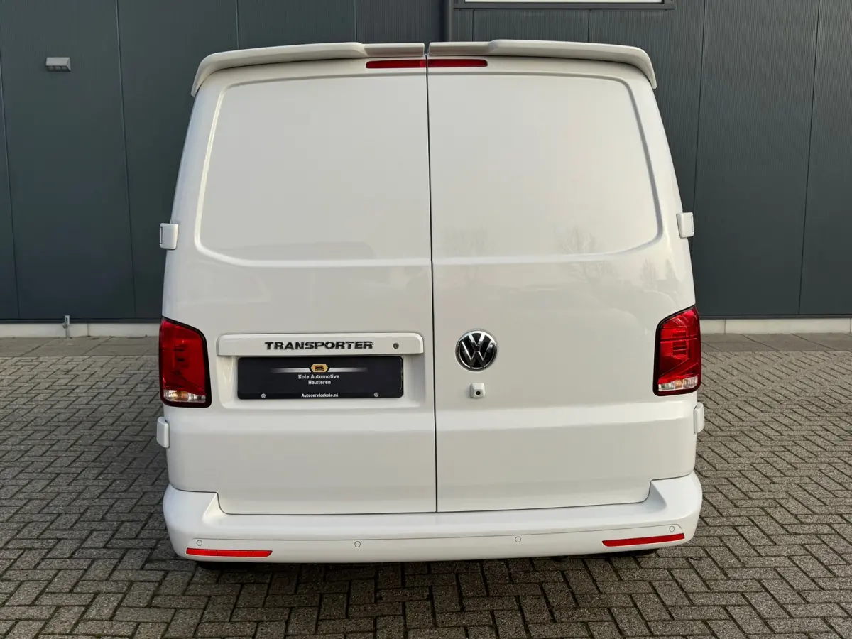 * Automaat L1H1 * Parkeercamera * Navigatiesysteem * Cruise Control * LM Velgen *
