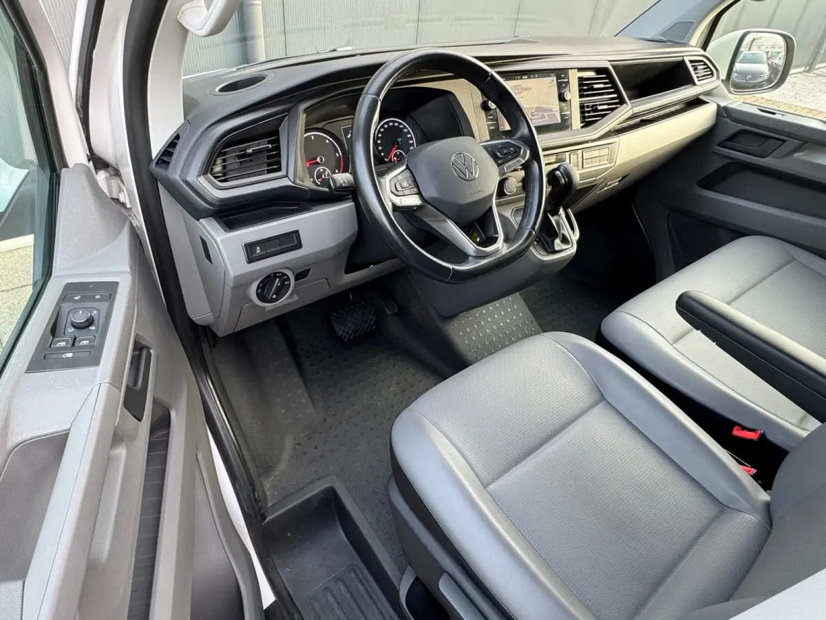 * Automaat L1H1 * Parkeercamera * Navigatiesysteem * Cruise Control * LM Velgen *
