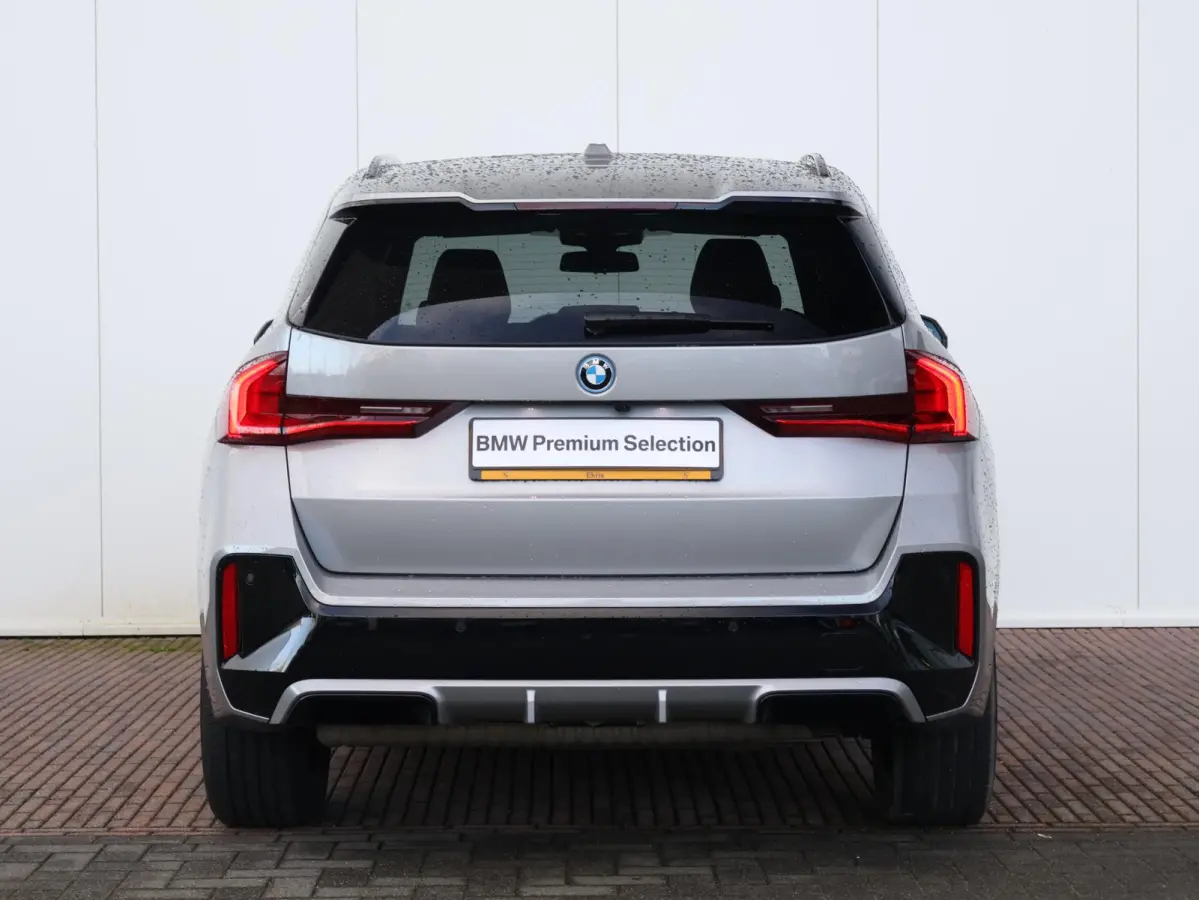 xDrive25e | SoH 98% | M-sport Pakket | Stoelverwarming voor | Trekhaak |