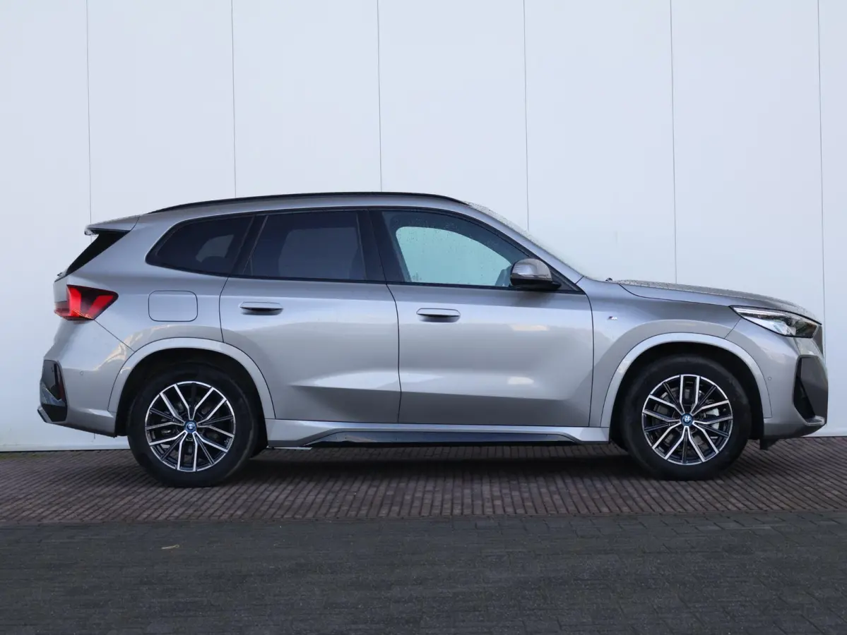 xDrive25e | SoH 98% | M-sport Pakket | Stoelverwarming voor | Trekhaak |