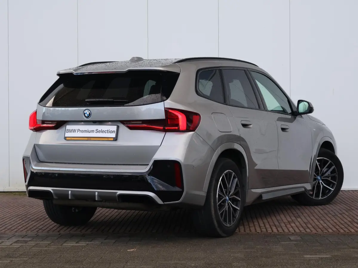 xDrive25e | SoH 98% | M-sport Pakket | Stoelverwarming voor | Trekhaak |