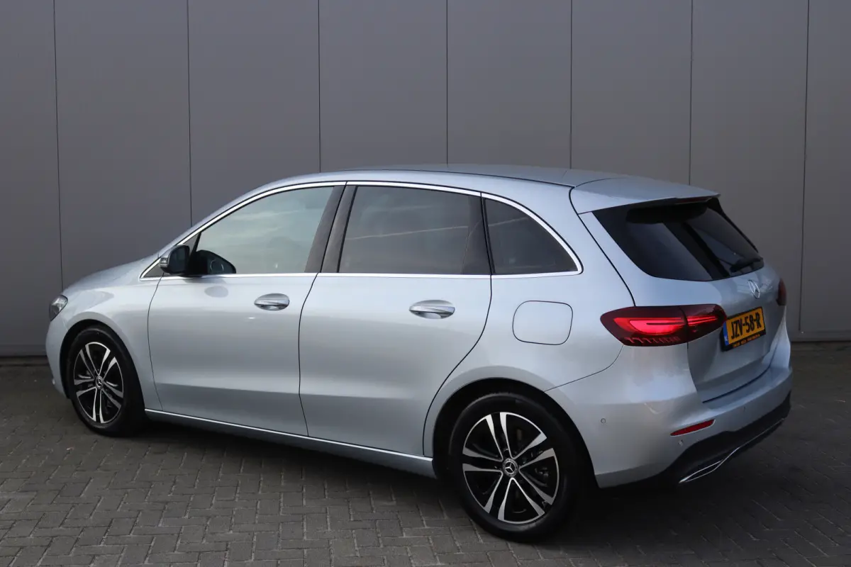 B200 177PK Automaat Mild-Hybrid Luxury Camera/Cruise-control/Elektr.-achterklep/Stoel-stuurverwarming