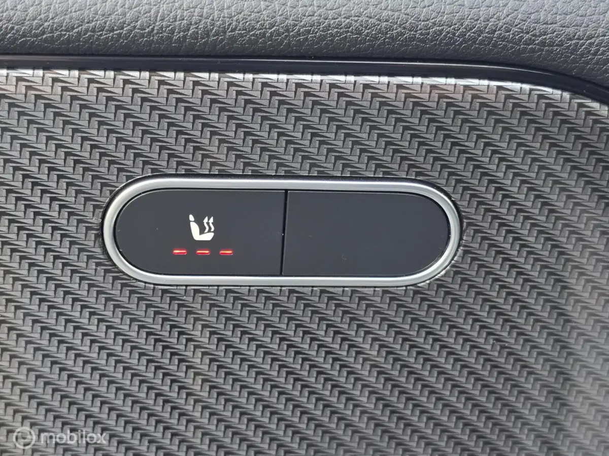 180 AMG LED CARPLAY CLIMA CRUISE STOELVERW.