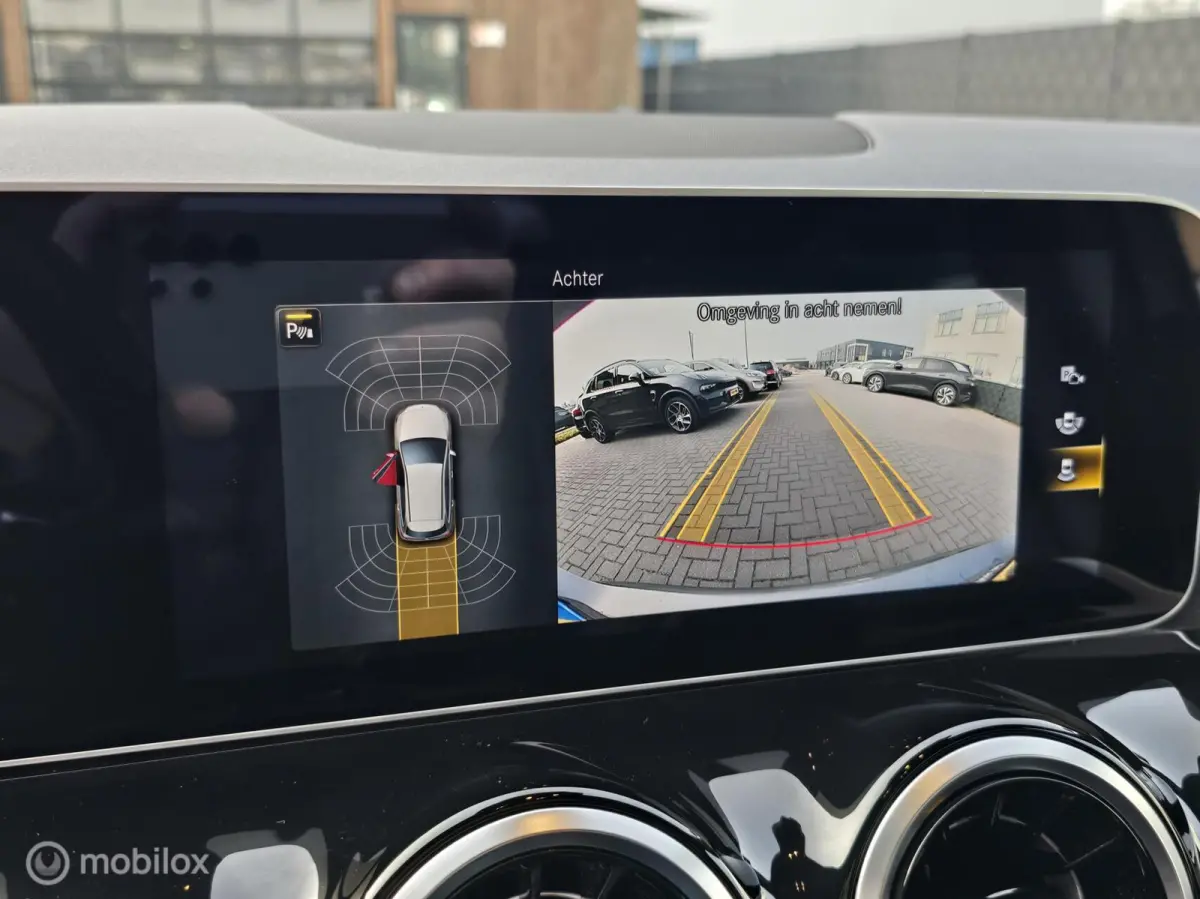 180 AMG LED CARPLAY CLIMA CRUISE STOELVERW.