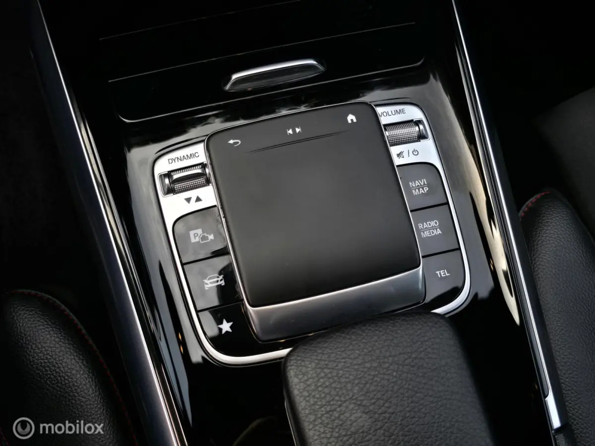 180 AMG LED CARPLAY CLIMA CRUISE STOELVERW.