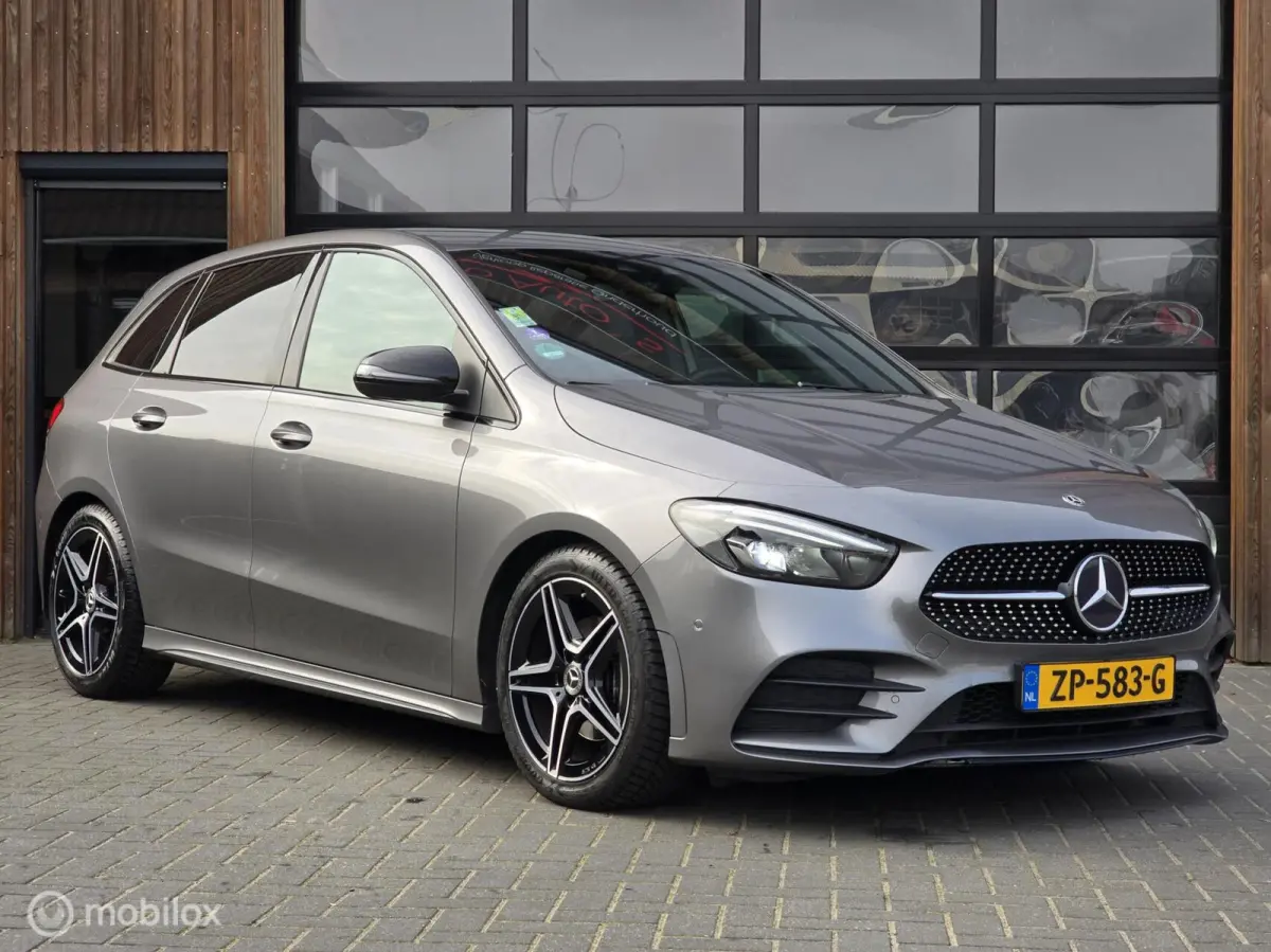 180 AMG LED CARPLAY CLIMA CRUISE STOELVERW.