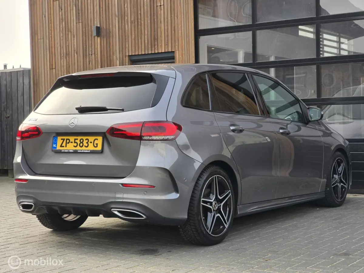 180 AMG LED CARPLAY CLIMA CRUISE STOELVERW.