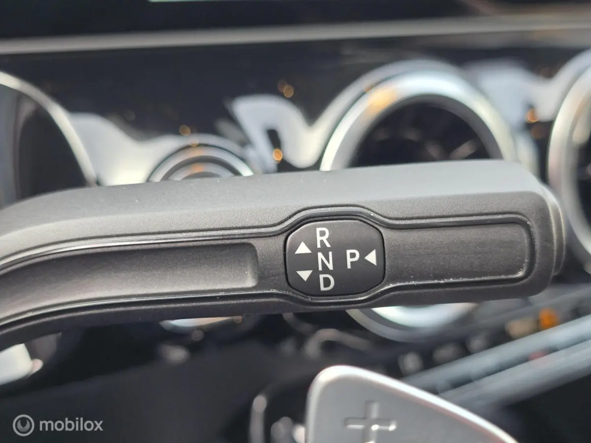 180 AMG LED CARPLAY CLIMA CRUISE STOELVERW.