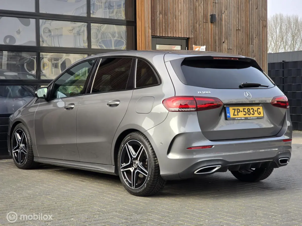 180 AMG LED CARPLAY CLIMA CRUISE STOELVERW.