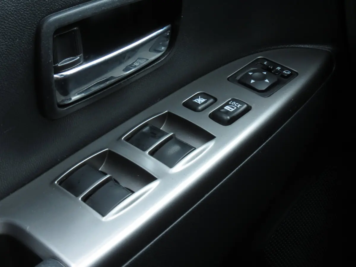 2.0 Instyle AUTOMAAT | 1e EIGENAAR | PANORAMADAK | TREKHAAK | DEALER ONDERHOUDEN | LEER | STOELVERWARMING | CAMERA