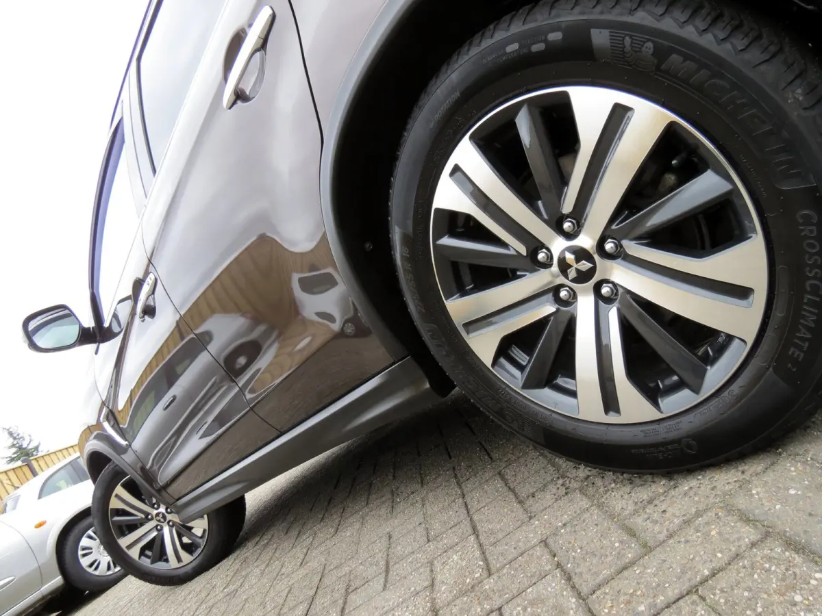 2.0 Instyle AUTOMAAT | 1e EIGENAAR | PANORAMADAK | TREKHAAK | DEALER ONDERHOUDEN | LEER | STOELVERWARMING | CAMERA