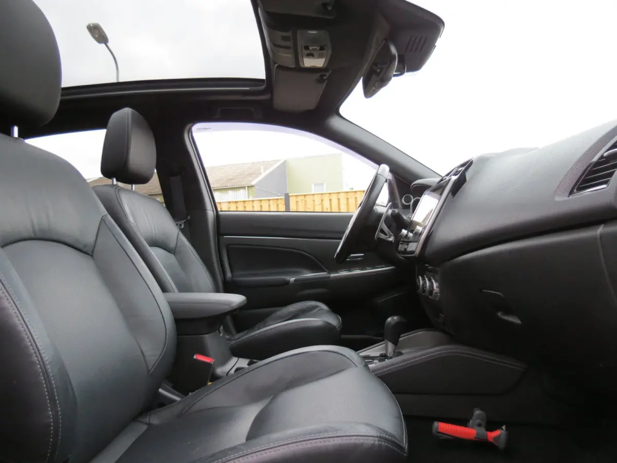 2.0 Instyle AUTOMAAT | 1e EIGENAAR | PANORAMADAK | TREKHAAK | DEALER ONDERHOUDEN | LEER | STOELVERWARMING | CAMERA