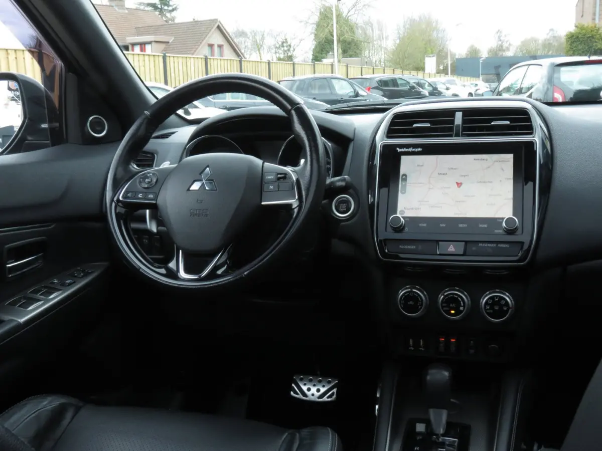 2.0 Instyle AUTOMAAT | 1e EIGENAAR | PANORAMADAK | TREKHAAK | DEALER ONDERHOUDEN | LEER | STOELVERWARMING | CAMERA