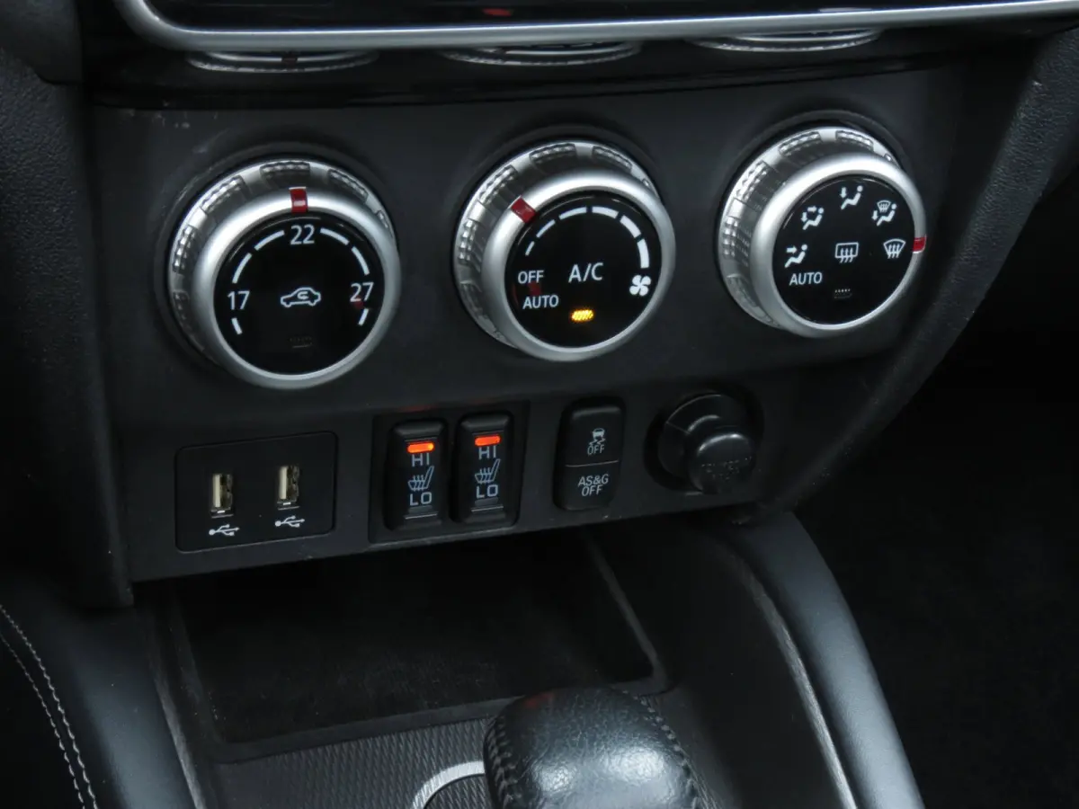 2.0 Instyle AUTOMAAT | 1e EIGENAAR | PANORAMADAK | TREKHAAK | DEALER ONDERHOUDEN | LEER | STOELVERWARMING | CAMERA