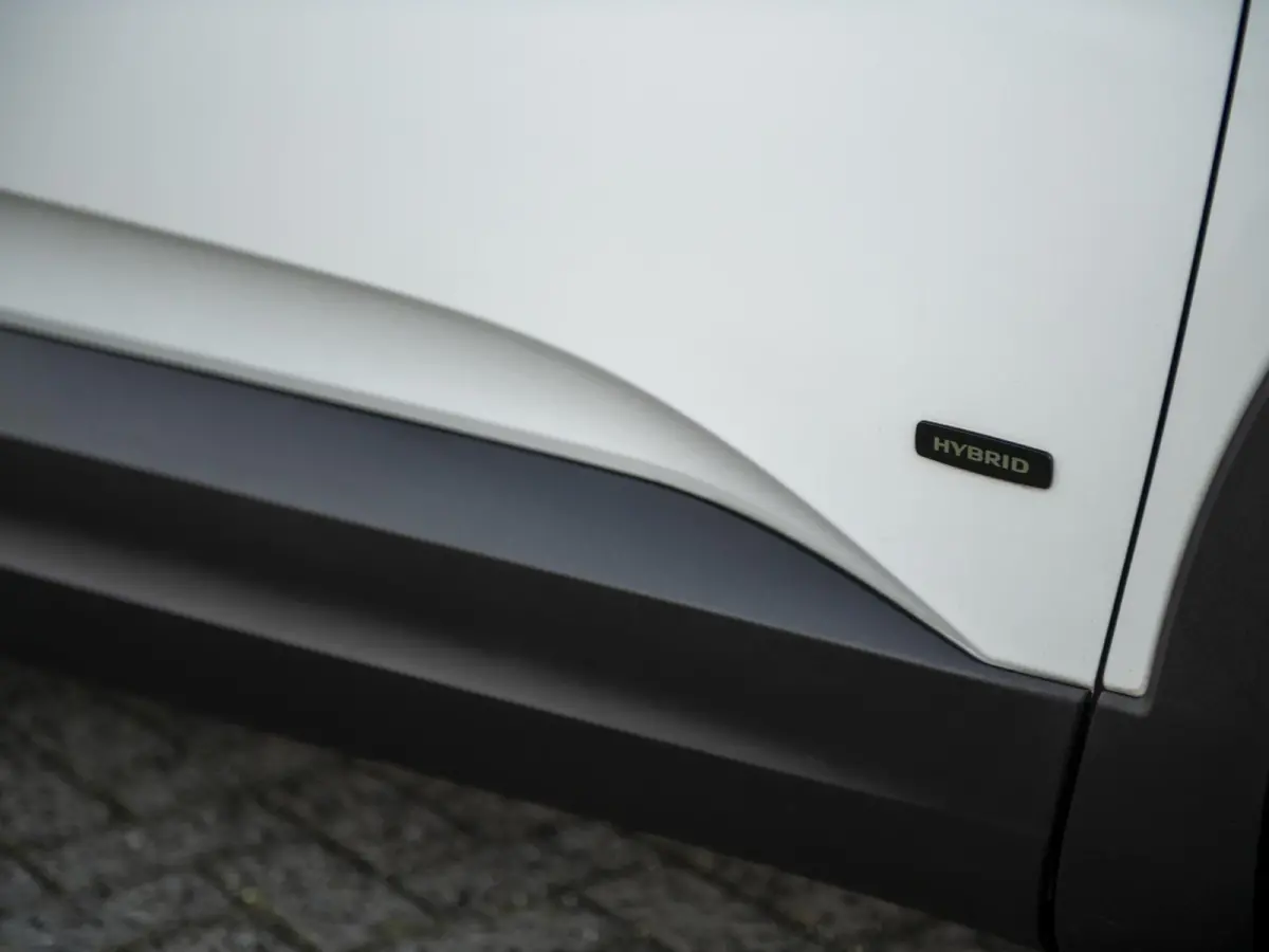 1.6 Turbo Hybrid Business Elegance | Elektr. achterklep m.sensor | Keyless | Navi | Carplay & Android Auto