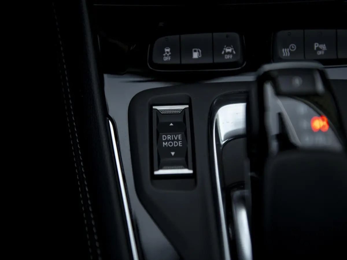 1.6 Turbo Hybrid Business Elegance | Elektr. achterklep m.sensor | Keyless | Navi | Carplay & Android Auto