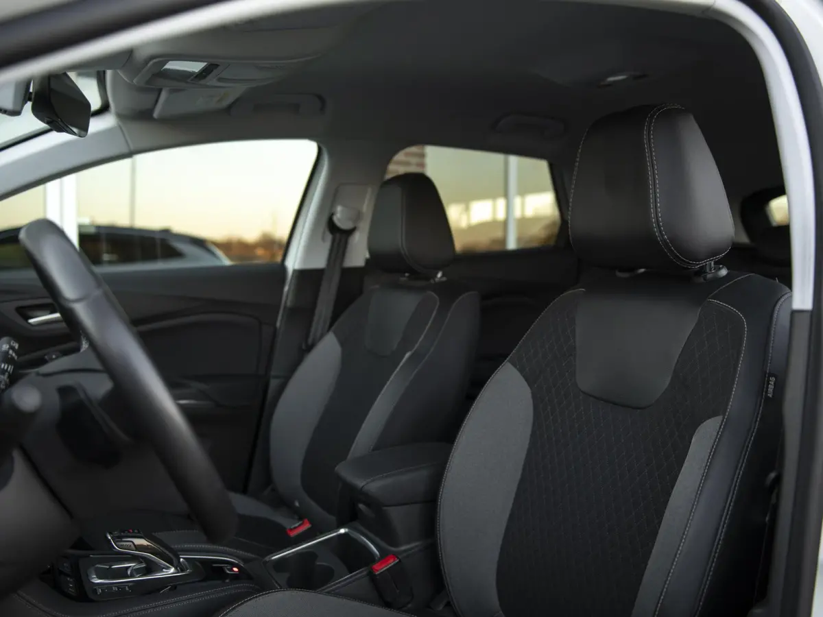 1.6 Turbo Hybrid Business Elegance | Elektr. achterklep m.sensor | Keyless | Navi | Carplay & Android Auto