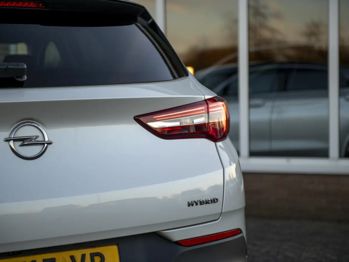 1.6 Turbo Hybrid Business Elegance | Elektr. achterklep m.sensor | Keyless | Navi | Carplay & Android Auto