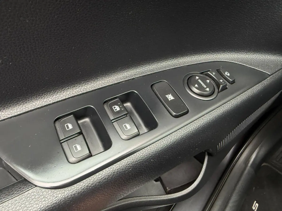 1.0 T-GDi ExecutiveLine | Clima | Camera | Carplay | Navi | Historie