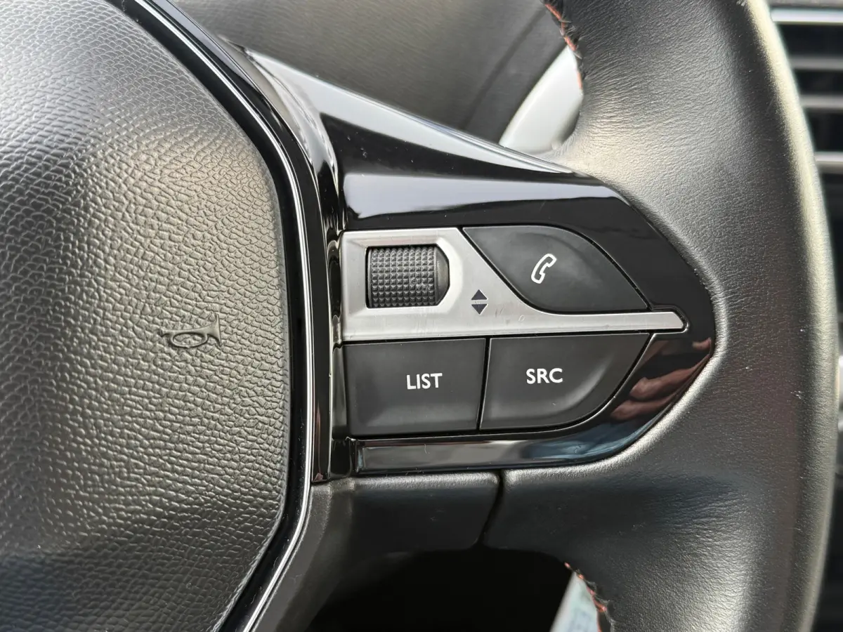 1.2 PureTech Executive DistributieVV,2e Eigenaar,Trekhaak,CarPlay,Camera,Navi,Cruise,Climate,Navi,PDC,N.A.P!