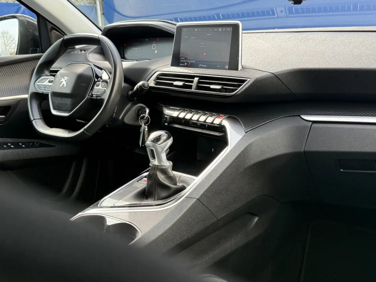1.2 PureTech Executive DistributieVV,2e Eigenaar,Trekhaak,CarPlay,Camera,Navi,Cruise,Climate,Navi,PDC,N.A.P!