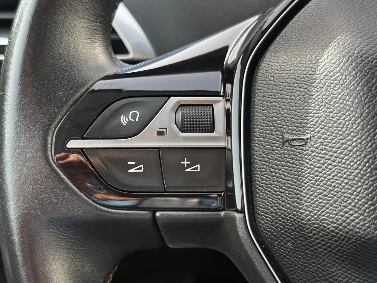 1.2 PureTech Executive DistributieVV,2e Eigenaar,Trekhaak,CarPlay,Camera,Navi,Cruise,Climate,Navi,PDC,N.A.P!