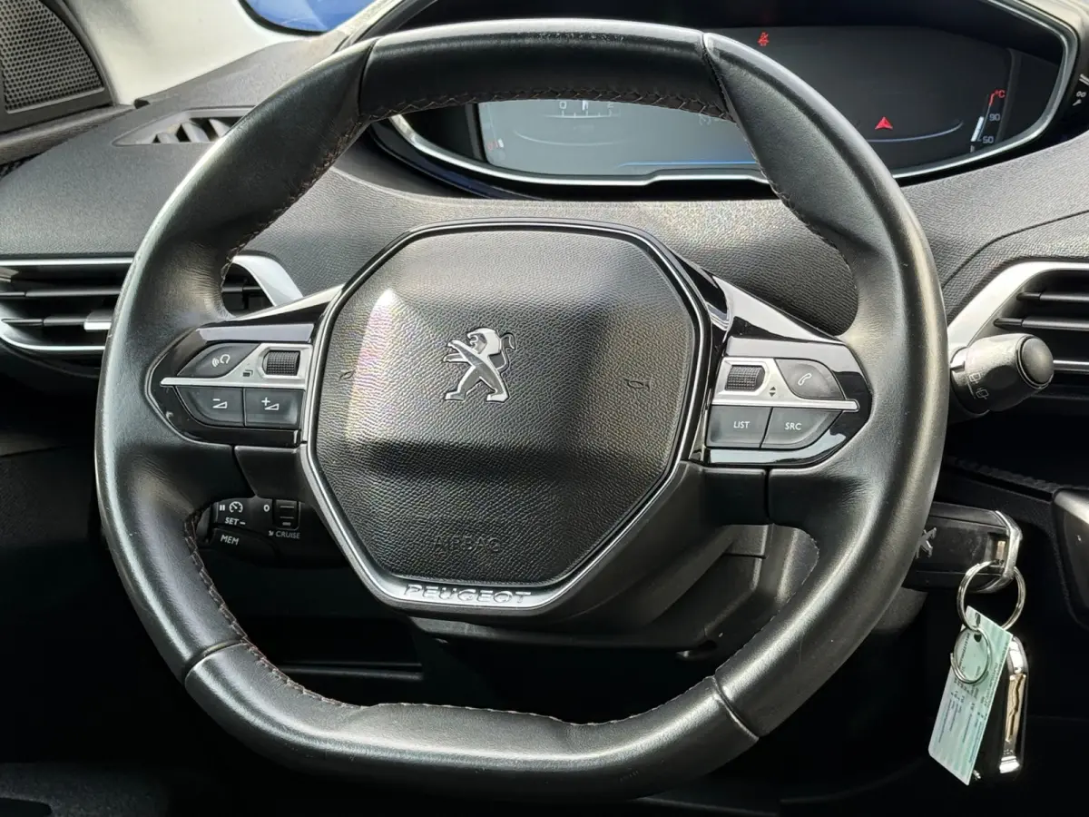 1.2 PureTech Executive DistributieVV,2e Eigenaar,Trekhaak,CarPlay,Camera,Navi,Cruise,Climate,Navi,PDC,N.A.P!