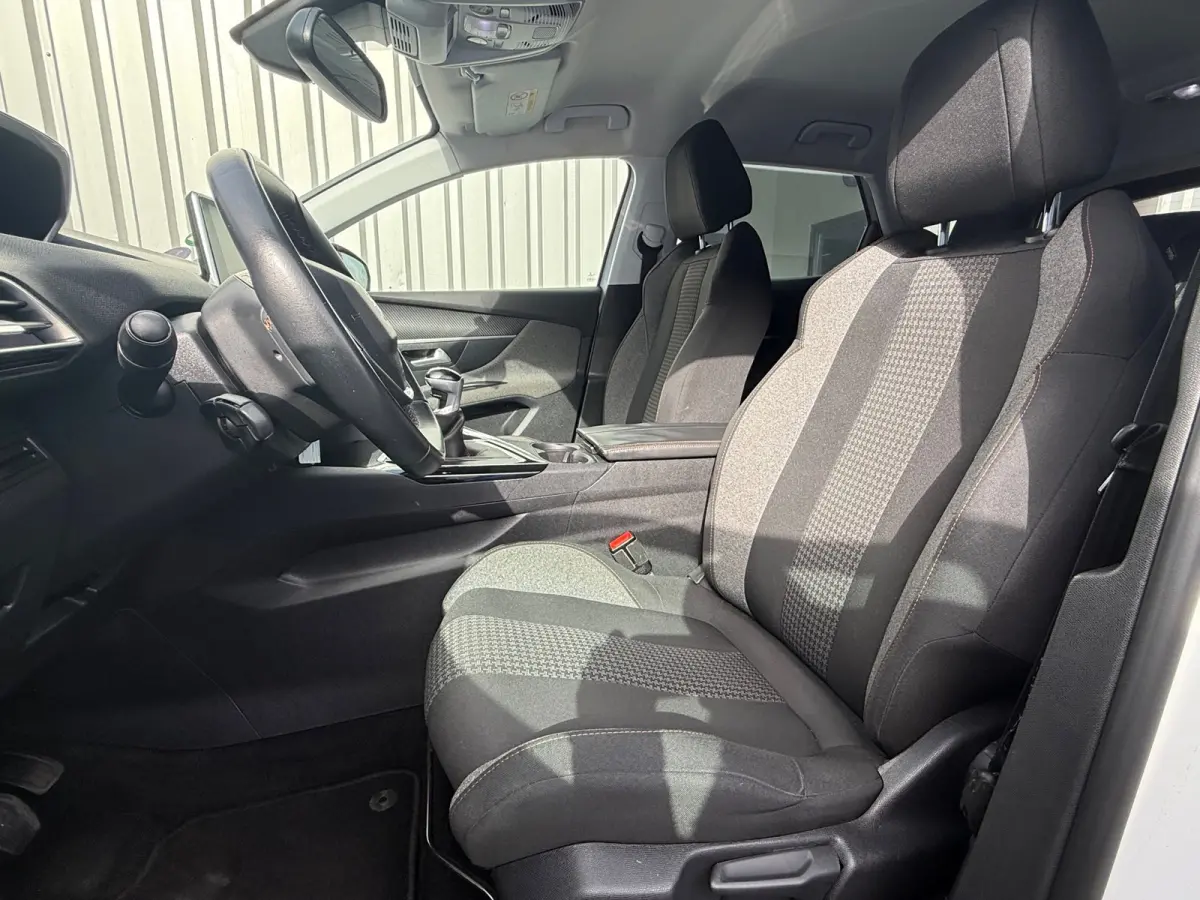 1.2 PureTech Executive DistributieVV,2e Eigenaar,Trekhaak,CarPlay,Camera,Navi,Cruise,Climate,Navi,PDC,N.A.P!