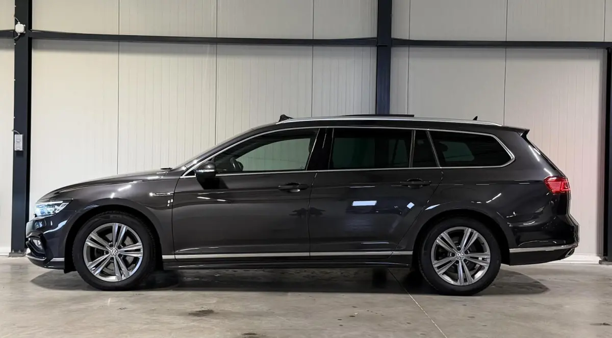 1.6 TDI R-line Pano Virtual Trekhaak Stoelverwarming NAP