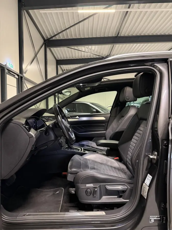 1.6 TDI R-line Pano Virtual Trekhaak Stoelverwarming NAP