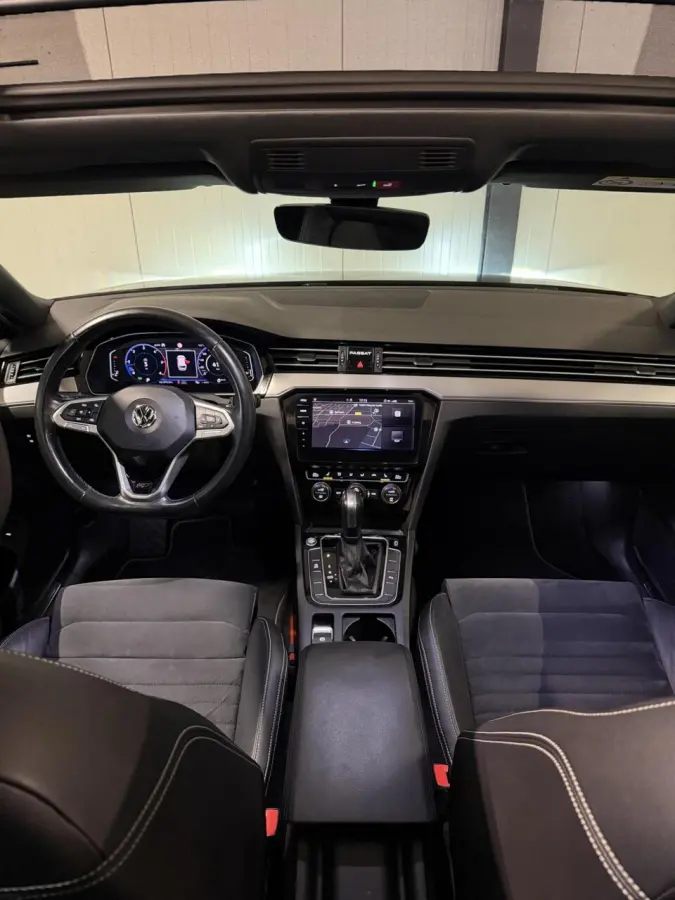 1.6 TDI R-line Pano Virtual Trekhaak Stoelverwarming NAP