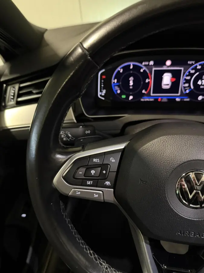 1.6 TDI R-line Pano Virtual Trekhaak Stoelverwarming NAP