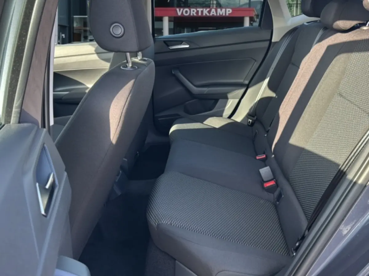 1.0 MPI STOELVERW/CARPLAY/DAB MEER KLEUREN BESCHIKBAAR