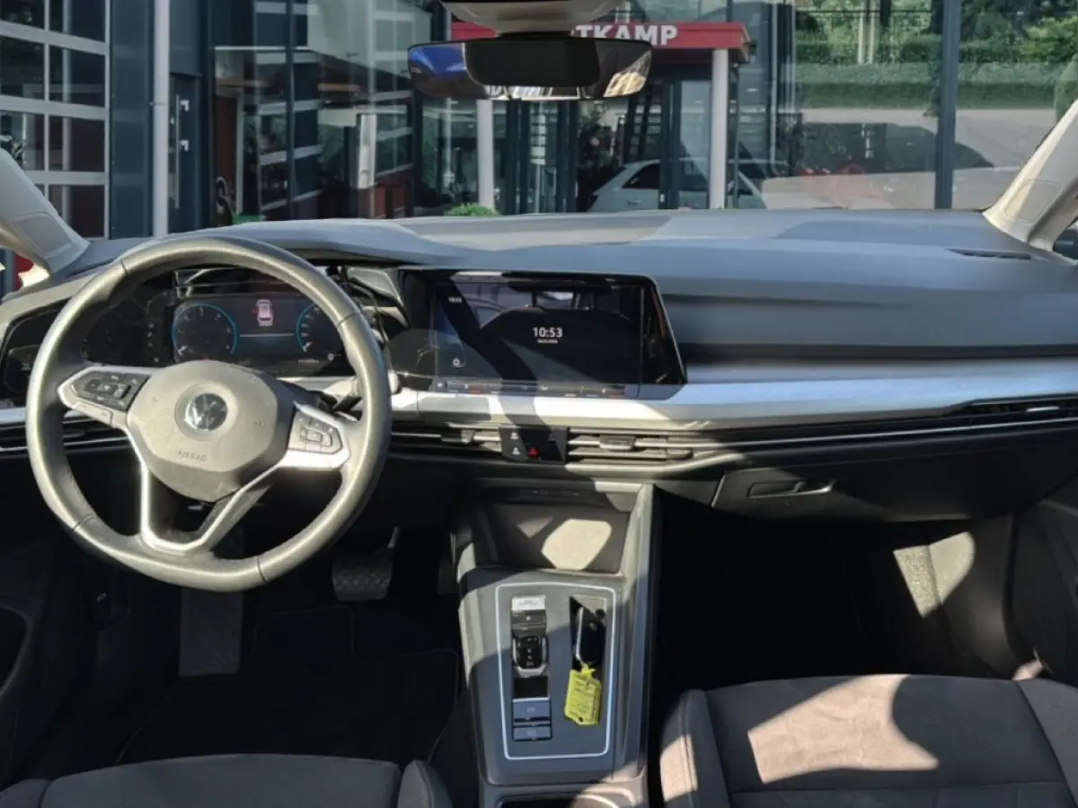 2.0 TDI LIFE BUSINESS TREKHAAK/PDC/ACC/STOEL+STUURVERW/NAVI/CARPLAY