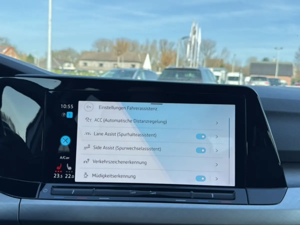 2.0 TDI LIFE BUSINESS TREKHAAK/PDC/ACC/STOEL+STUURVERW/NAVI/CARPLAY
