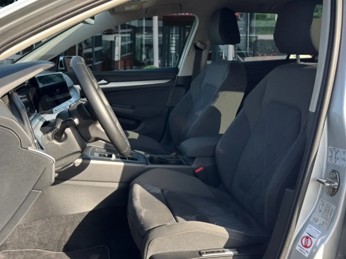 2.0 TDI LIFE BUSINESS TREKHAAK/PDC/ACC/STOEL+STUURVERW/NAVI/CARPLAY