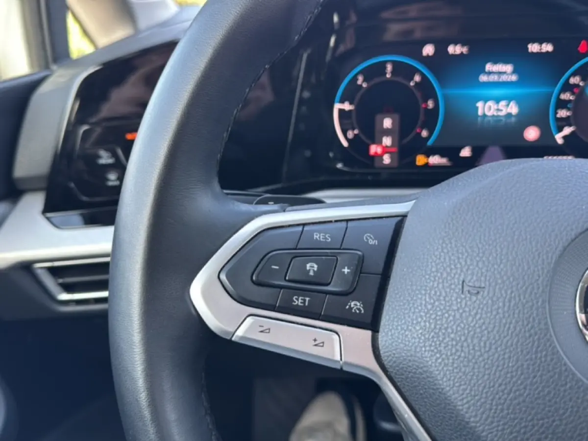 2.0 TDI LIFE BUSINESS TREKHAAK/PDC/ACC/STOEL+STUURVERW/NAVI/CARPLAY