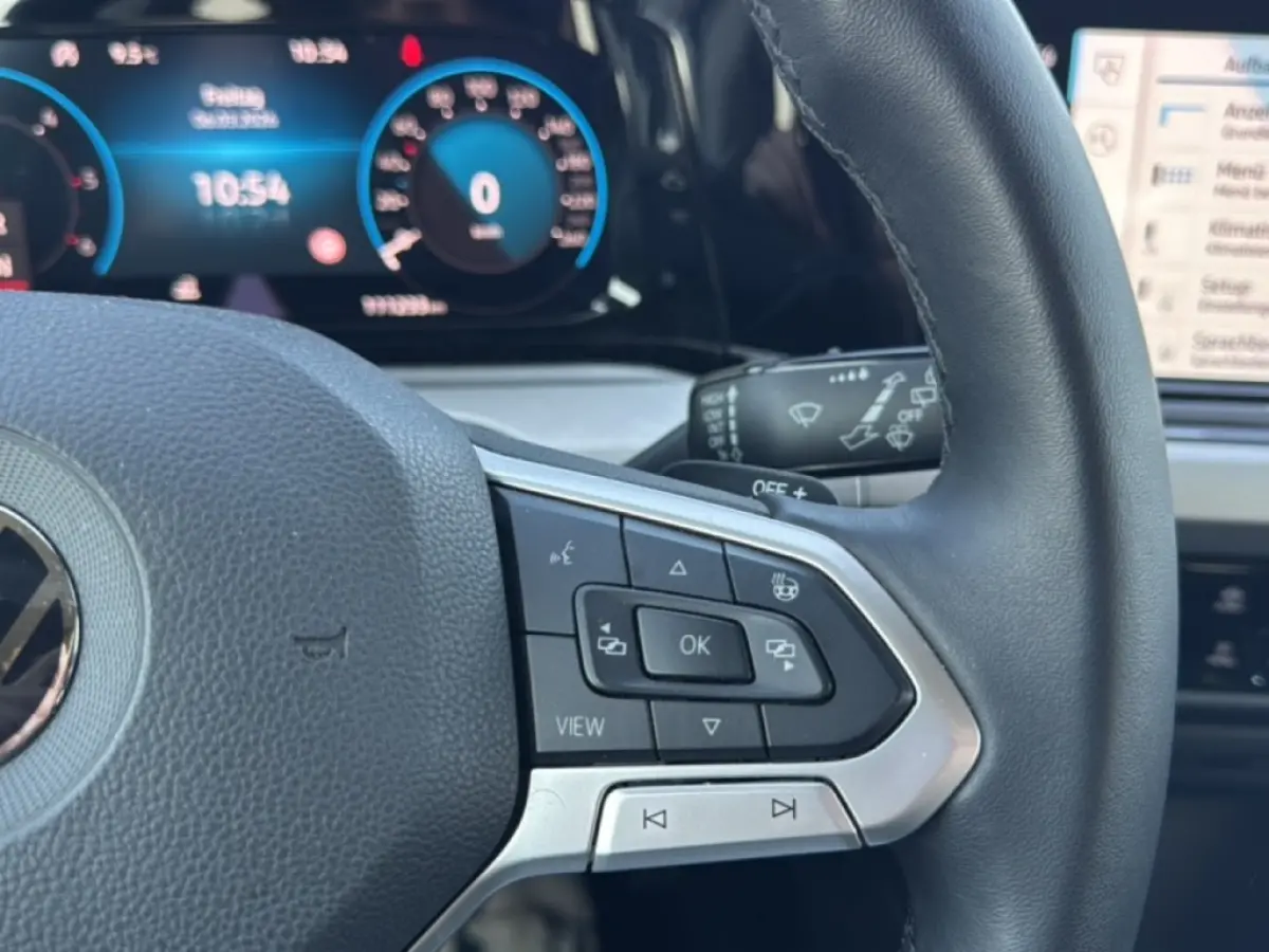 2.0 TDI LIFE BUSINESS TREKHAAK/PDC/ACC/STOEL+STUURVERW/NAVI/CARPLAY