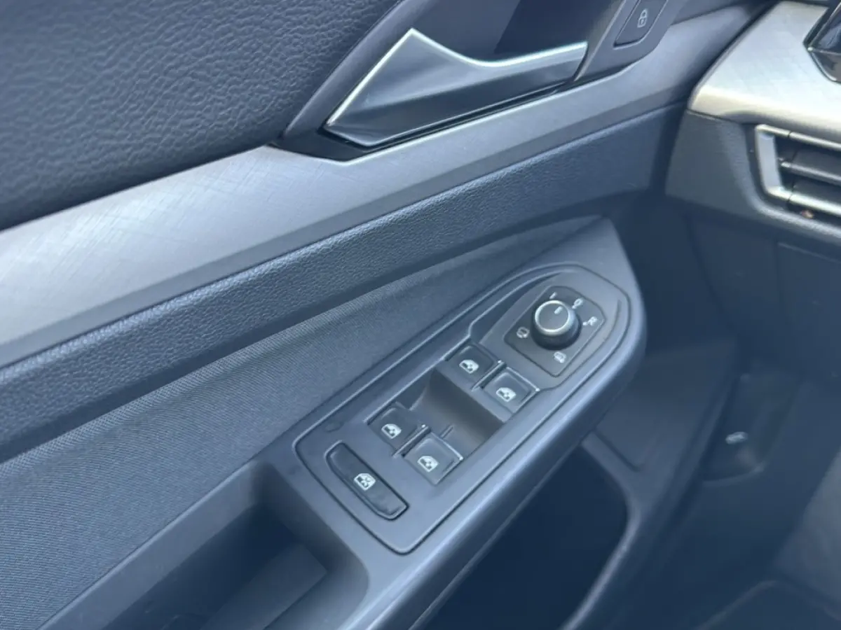2.0 TDI LIFE BUSINESS TREKHAAK/PDC/ACC/STOEL+STUURVERW/NAVI/CARPLAY