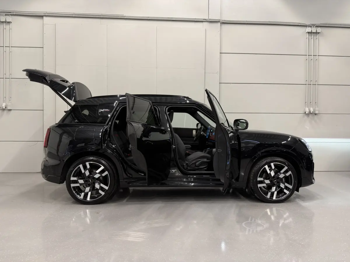 1.5 C John Cooper Works XL NWPRIJS 68k/PANO/H&K/HEAD-UP/OLED-SCHERM/20"/JCW-LEER SPORTST./JCM-REMMEN/ADAPTIVE-ONDERSTEL/LED/360CAMERA/ACC/KEYLESS/DRIVING ASS.PLUS/BLACK-PACK
