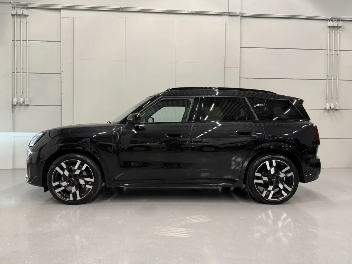 1.5 C John Cooper Works XL NWPRIJS 68k/PANO/H&K/HEAD-UP/OLED-SCHERM/20"/JCW-LEER SPORTST./JCM-REMMEN/ADAPTIVE-ONDERSTEL/LED/360CAMERA/ACC/KEYLESS/DRIVING ASS.PLUS/BLACK-PACK