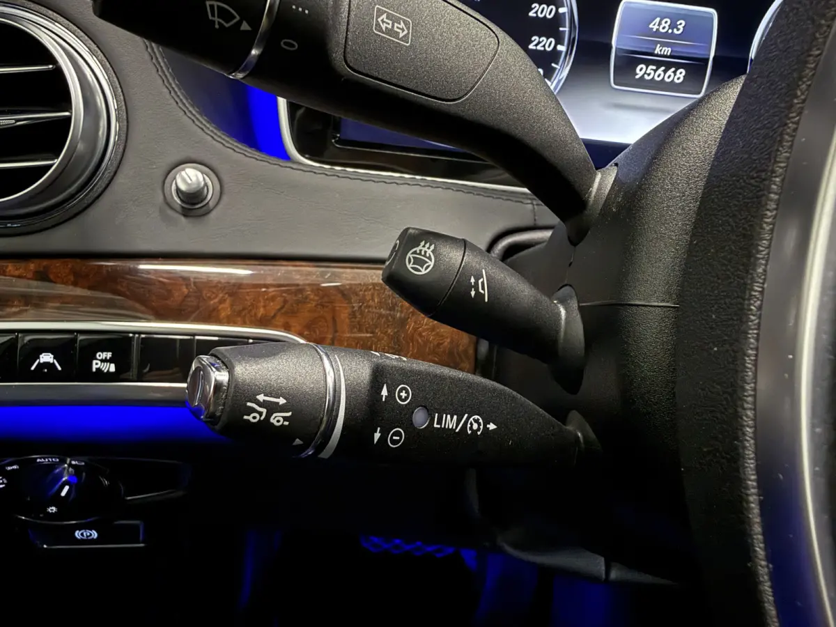 500 Prestige Plus PANO/BURMESTER/NACHTZICHT/MASSAGE+VENTILATIE/NAPPA-LEER DESIGNO/AMBIENT-SFEER/CAMERA/LED-INTELLIGENT/SOFT-CLOSE/19"BREEDSET/EXCLUSIVE-PAKKET/VOLLEDIG MERCEDES DEALER HISTOR