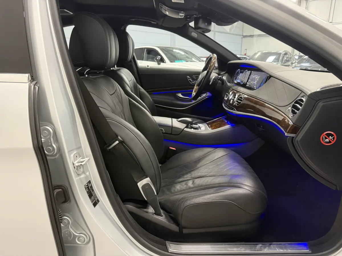 500 Prestige Plus PANO/BURMESTER/NACHTZICHT/MASSAGE+VENTILATIE/NAPPA-LEER DESIGNO/AMBIENT-SFEER/CAMERA/LED-INTELLIGENT/SOFT-CLOSE/19"BREEDSET/EXCLUSIVE-PAKKET/VOLLEDIG MERCEDES DEALER HISTOR