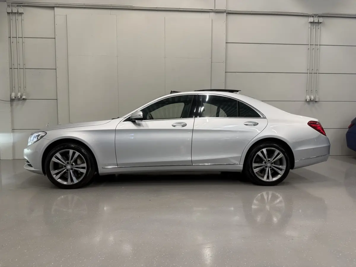 500 Prestige Plus PANO/BURMESTER/NACHTZICHT/MASSAGE+VENTILATIE/NAPPA-LEER DESIGNO/AMBIENT-SFEER/CAMERA/LED-INTELLIGENT/SOFT-CLOSE/19"BREEDSET/EXCLUSIVE-PAKKET/VOLLEDIG MERCEDES DEALER HISTOR