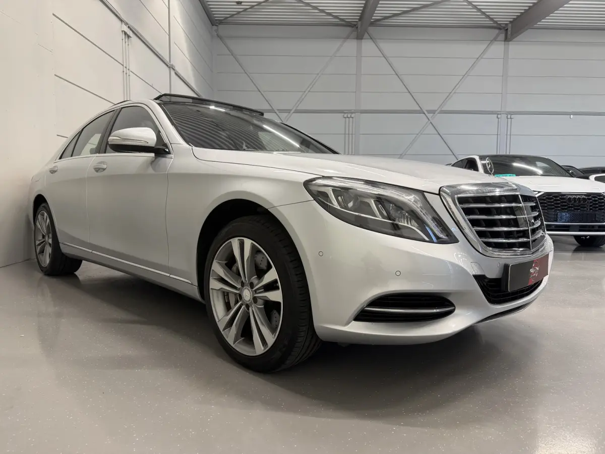 500 Prestige Plus PANO/BURMESTER/NACHTZICHT/MASSAGE+VENTILATIE/NAPPA-LEER DESIGNO/AMBIENT-SFEER/CAMERA/LED-INTELLIGENT/SOFT-CLOSE/19"BREEDSET/EXCLUSIVE-PAKKET/VOLLEDIG MERCEDES DEALER HISTOR