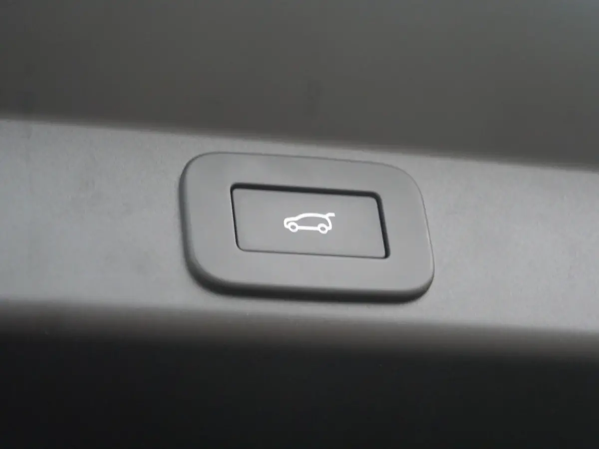 3.0 P550e Autobiography | head-up | panorama | massage..