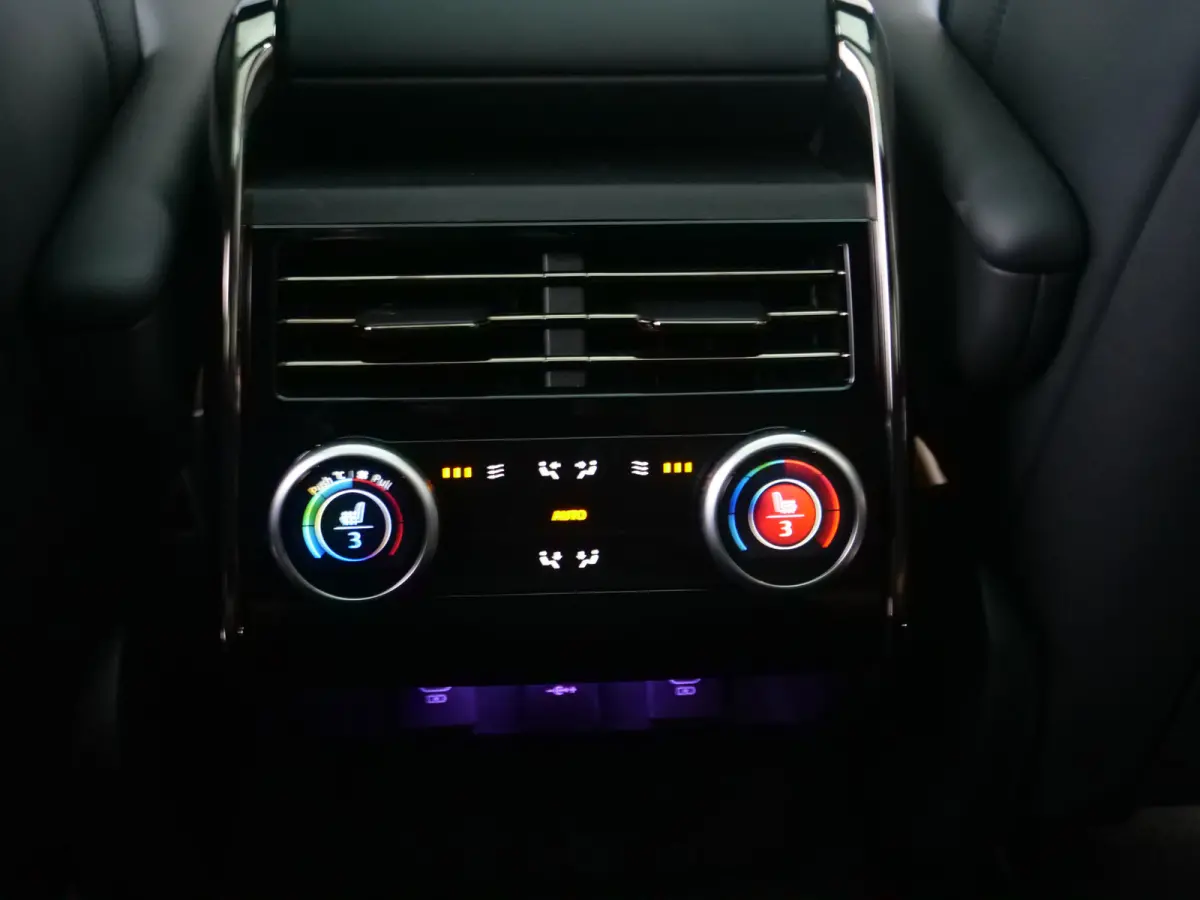 3.0 P550e Autobiography | head-up | panorama | massage..