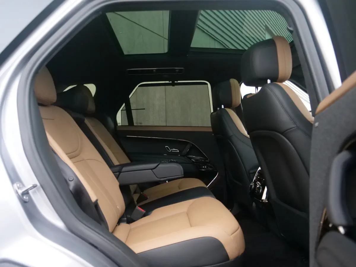 3.0 P550e Autobiography | head-up | panorama | massage..
